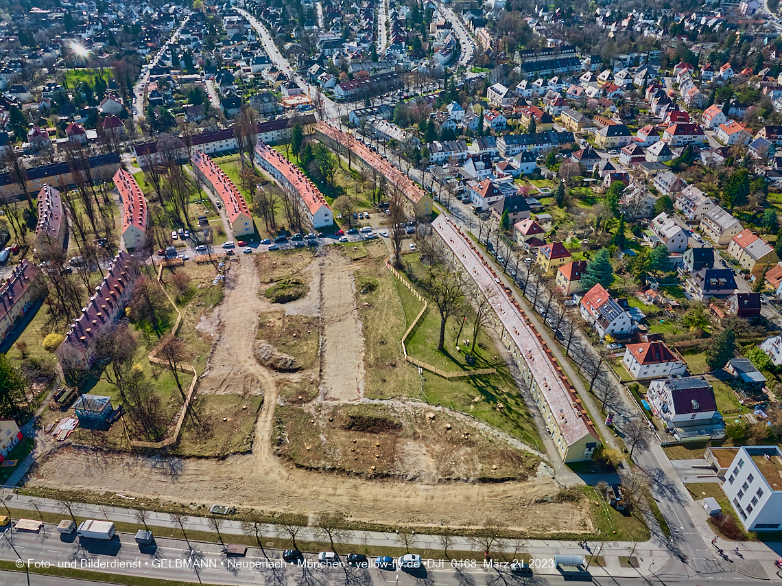 21.03.2023 - Luftbilder von der Baustelle Maikäfersiedlung in Berg am Laim